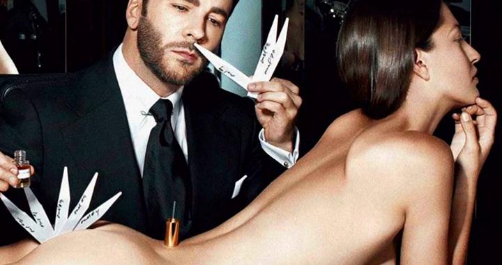Mujer publicidad colonia