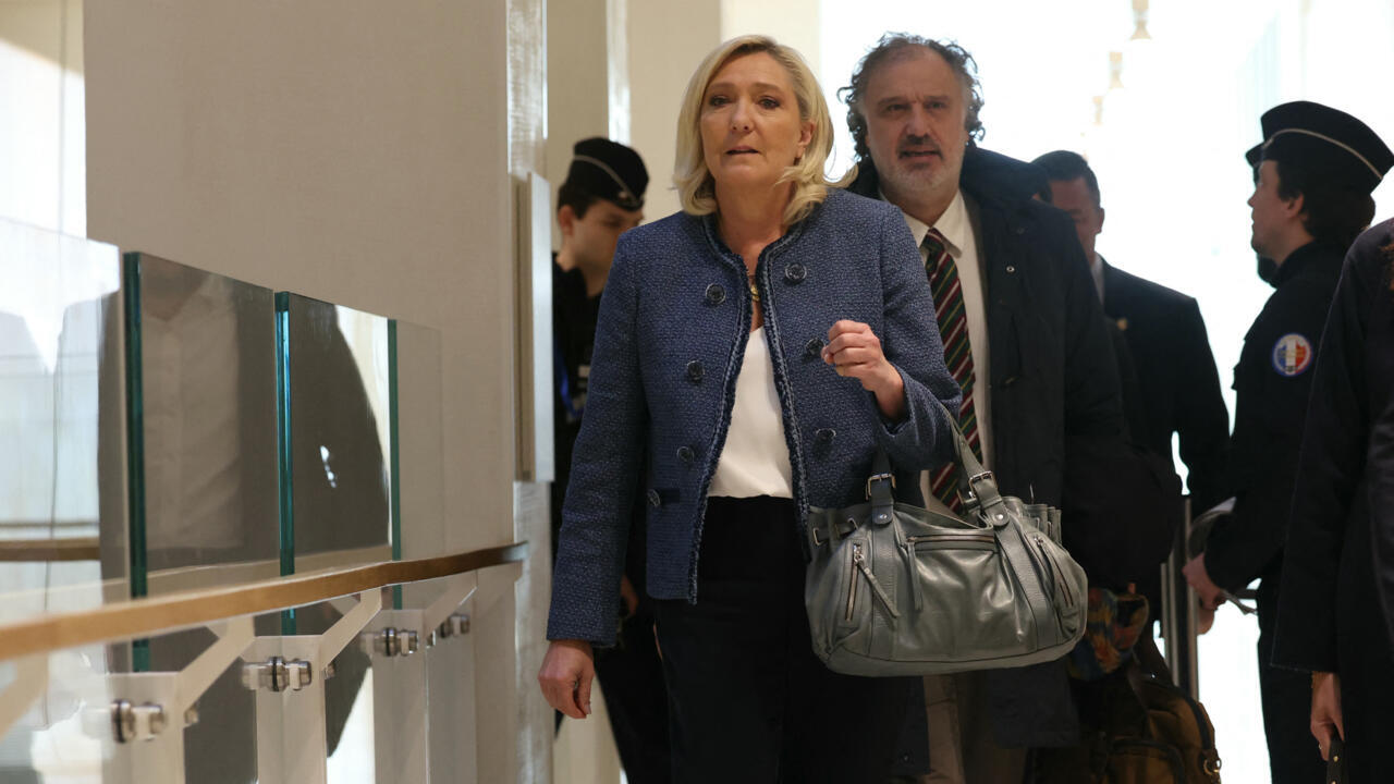 Marine Le Pen en el juzgado