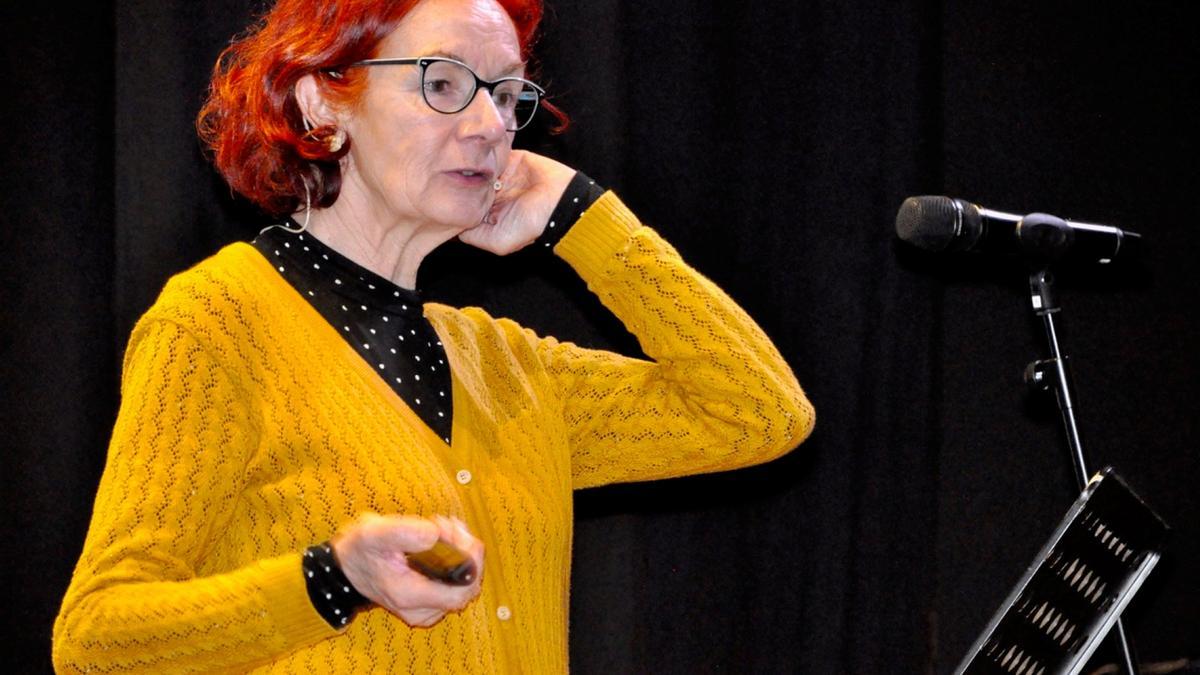 Margarita Martin en la sala Modelo, en la charla de ZarautzOn.