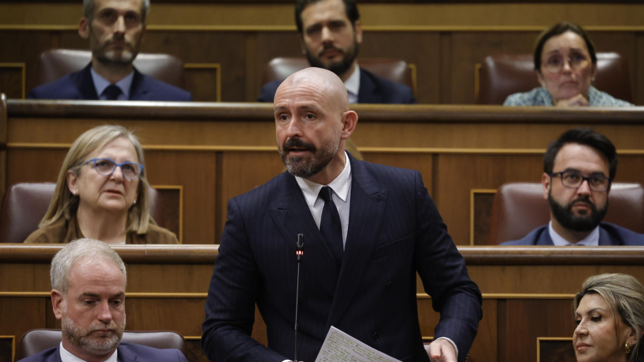 De los santos en el congreso