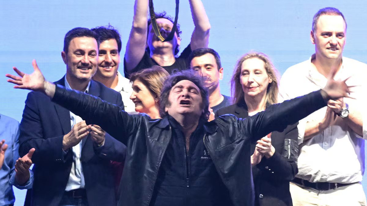 Milei perdió las elecciones, según fuentes oficiales, pese a que los votos digan lo contrario