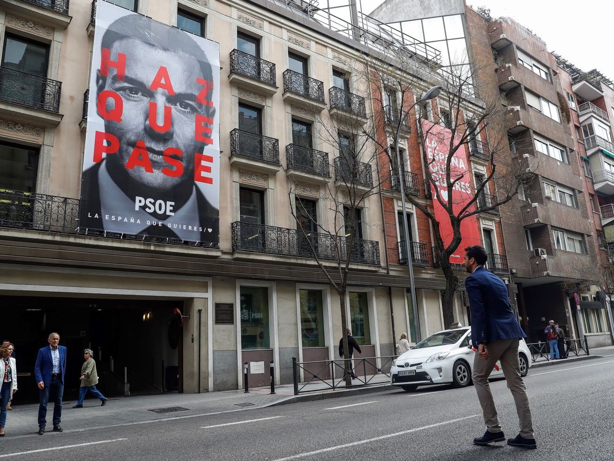 Una banda de autónomos retira un millón de euros del banco “para gastos de la dirección del PSOE”