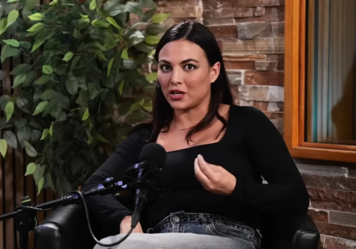 Elisa Mouliaá asegura que estamos siendo víctimas de un ataque meteorológico militar: «Usan virus en el aire acondicionado para controlar la población»