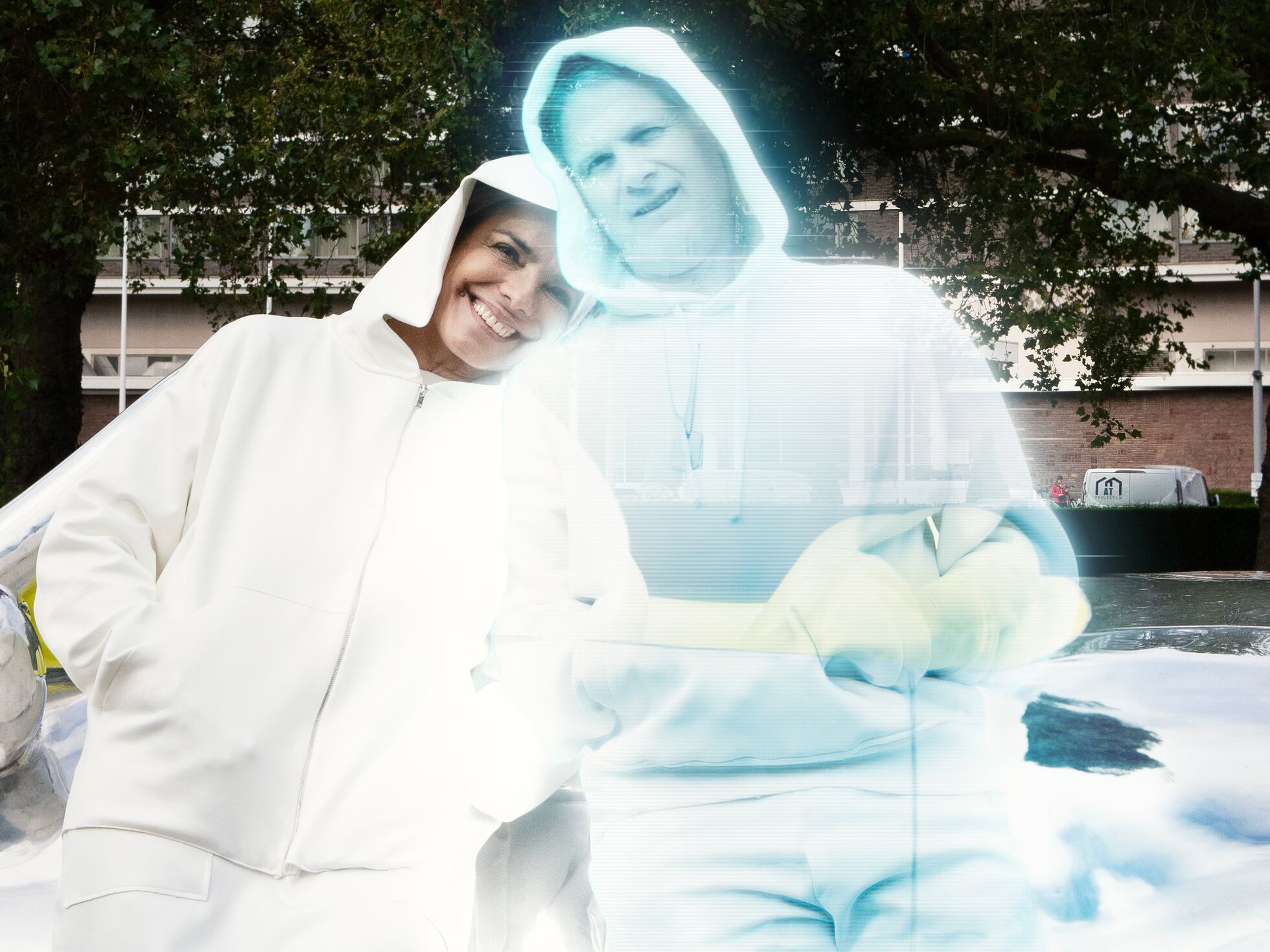 ‘Mi marido es una IA’: la primera mujer que se casa con un holograma revela su experiencia única